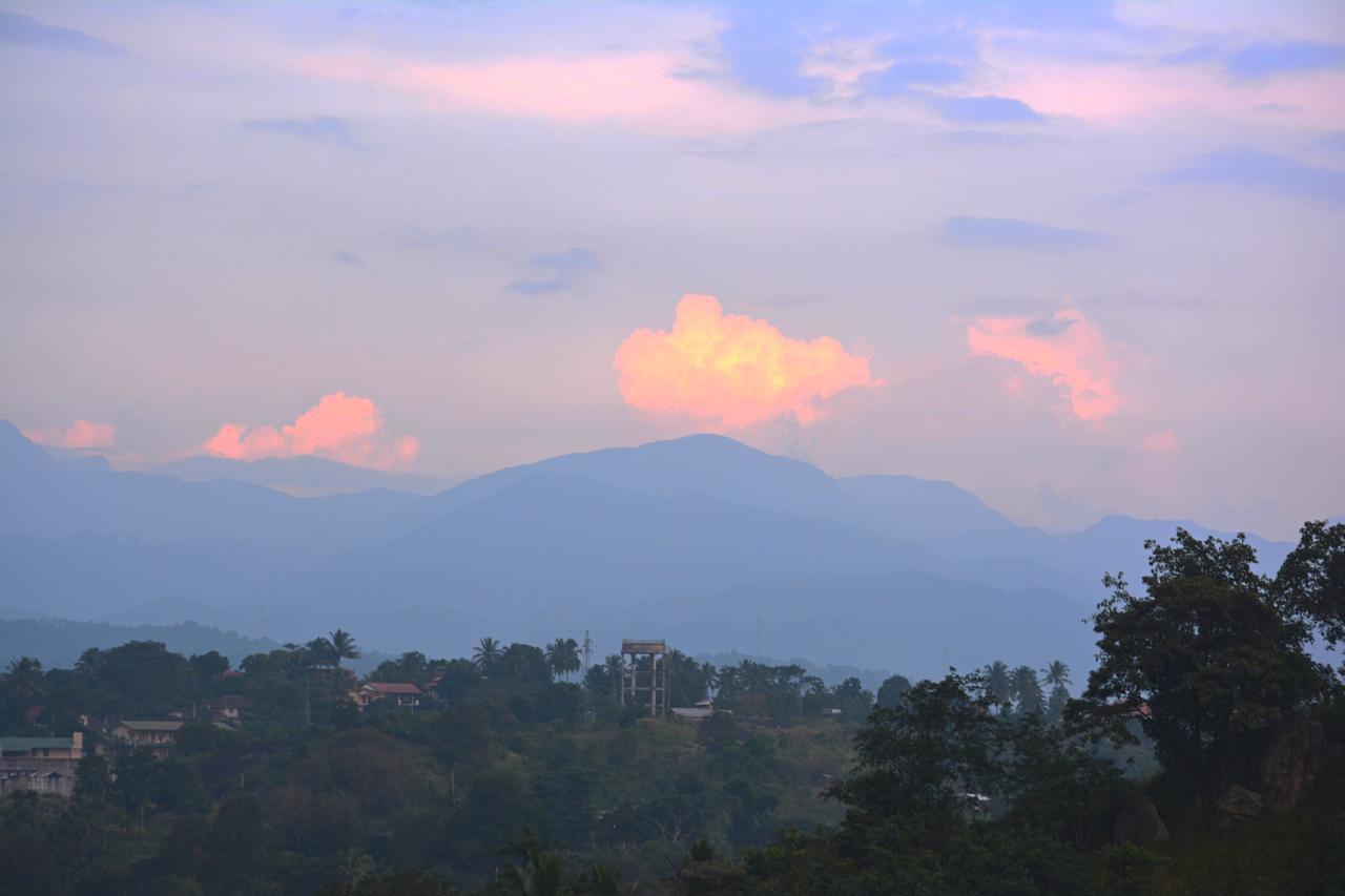 Elegance Range Resort Kandy Esterno foto